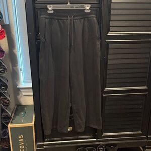 lululemon Scuba Midrise Black Wide Leg Pants - Size Medium Short
